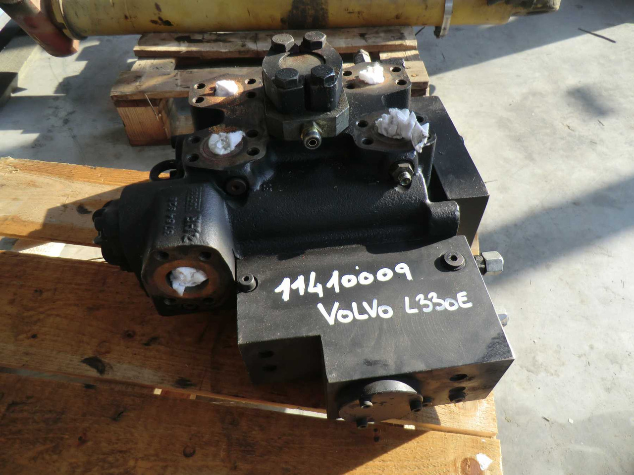 VOLVO L330E L350F DISTRIBUTORE - Hydraulische klep voor Bouwmachine: afbeelding 2 VOLVO L330E L350F DISTRIBUTORE - Hydraulische klep voor Bouwmachine: afbeelding 2