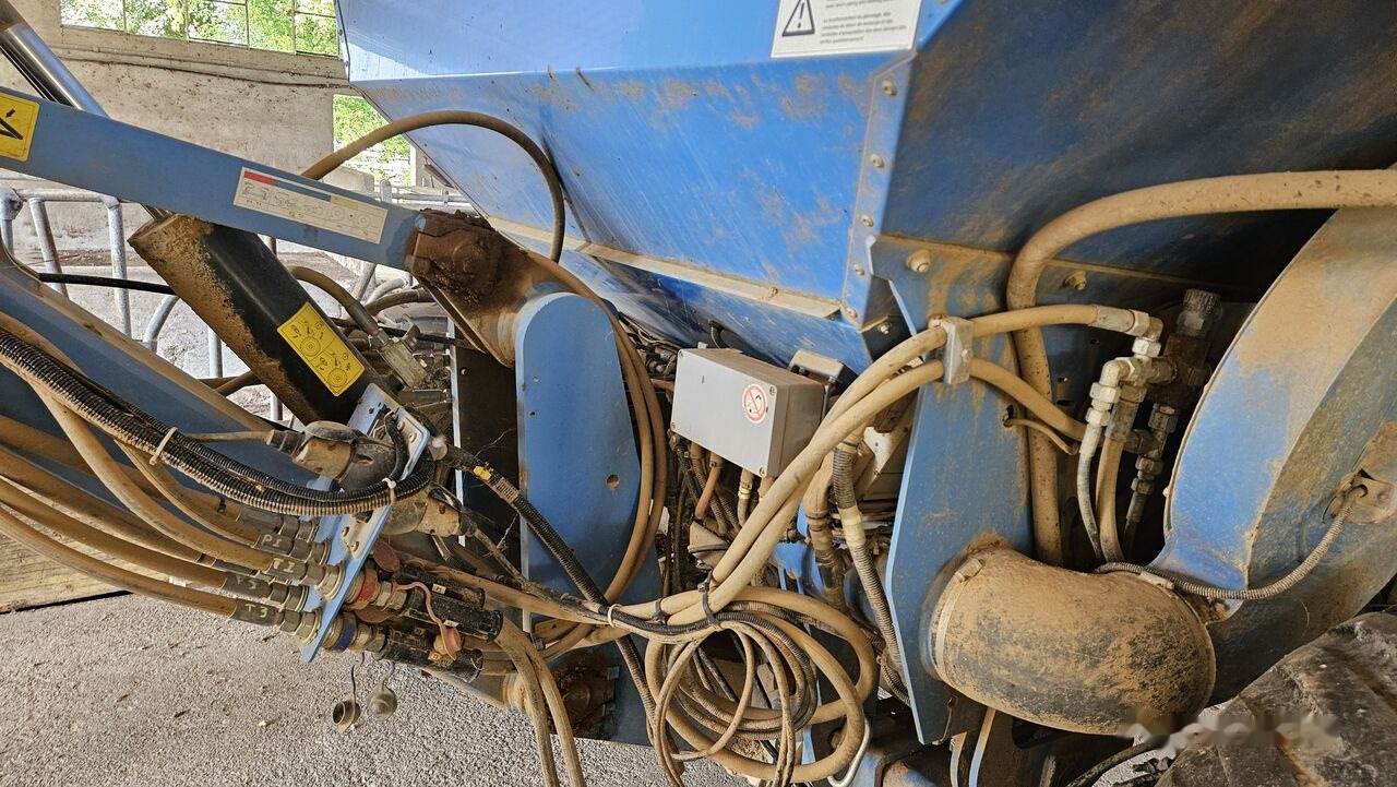 Lemken SOLITAIR 9/500 KA-DS 150 + HELIODOR 9/500 - Zaaimachine: afbeelding 4 Lemken SOLITAIR 9/500 KA-DS 150 + HELIODOR 9/500 - Zaaimachine: afbeelding 4