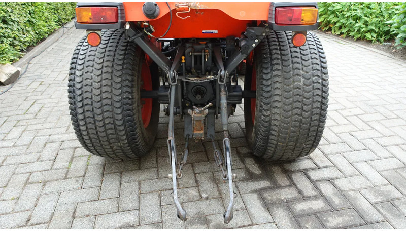 Kubota B2230 HST Hydrostaat MOTOR DEFECT - Mini tractor: afbeelding 4 Kubota B2230 HST Hydrostaat MOTOR DEFECT - Mini tractor: afbeelding 4