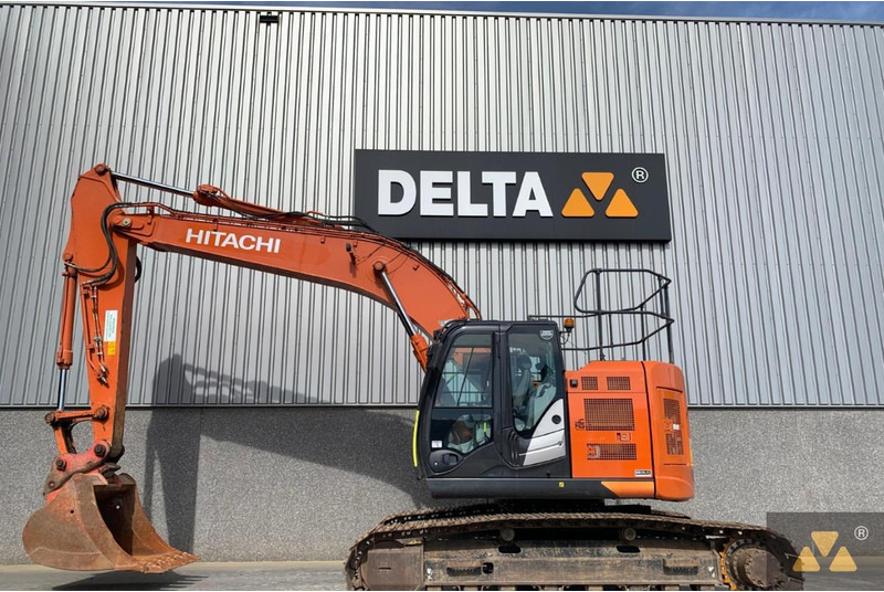 Hitachi ZX225USLC-6 - Rupsgraafmachine: afbeelding 1 Hitachi ZX225USLC-6 - Rupsgraafmachine: afbeelding 1