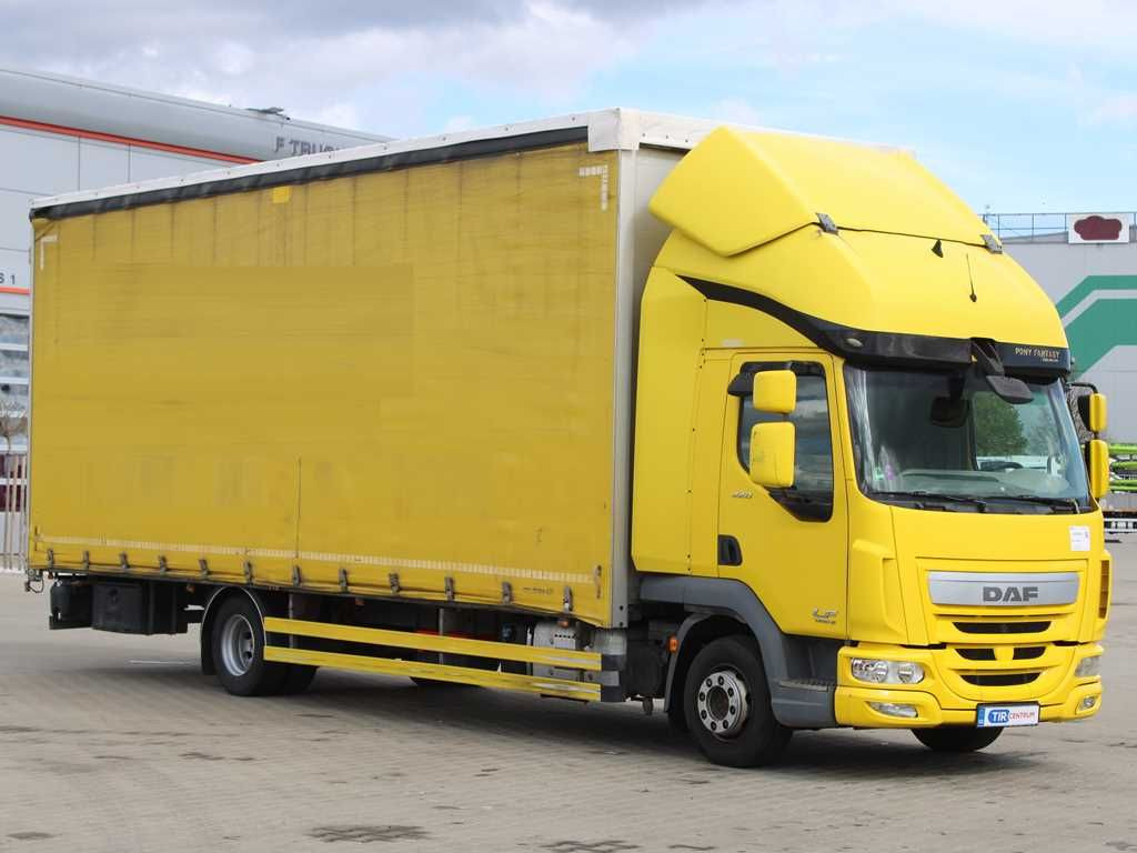DAF LF 220FA, EURO 6, SLEEPING CABIN - Schuifzeilen vrachtwagen: afbeelding 2 DAF LF 220FA, EURO 6, SLEEPING CABIN - Schuifzeilen vrachtwagen: afbeelding 2