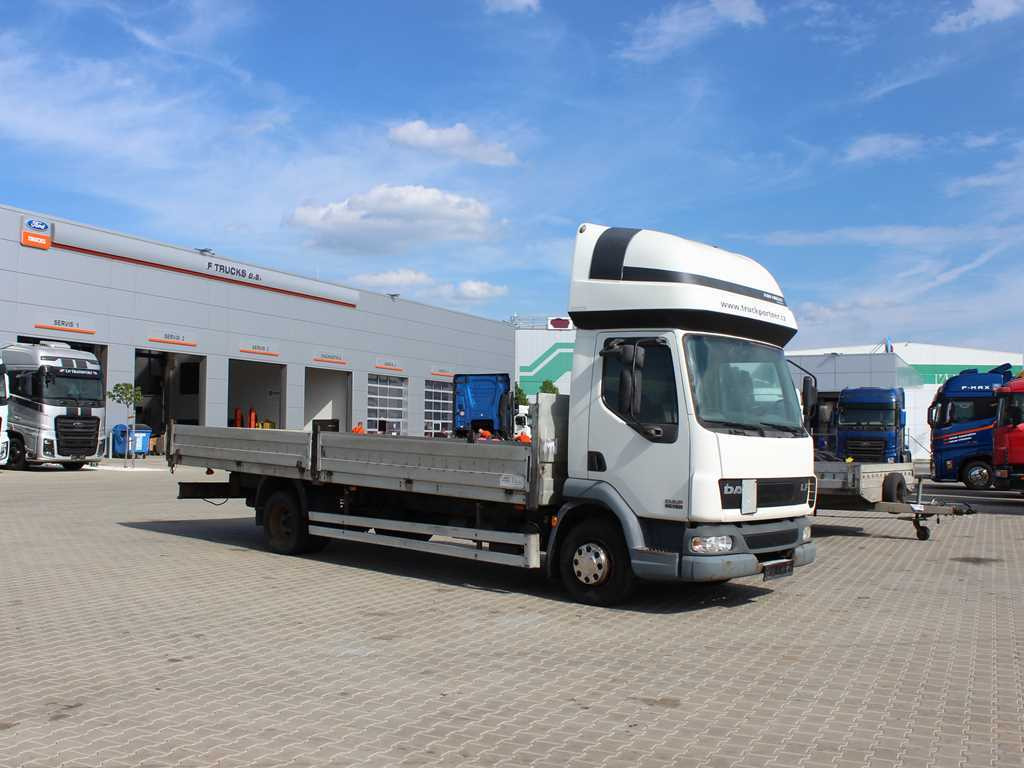 DAF LF 45.180, SLEEPING BODY, EURO 3, TIRES 80% - Vrachtwagen met open laadbak: afbeelding 3 DAF LF 45.180, SLEEPING BODY, EURO 3, TIRES 80% - Vrachtwagen met open laadbak: afbeelding 3