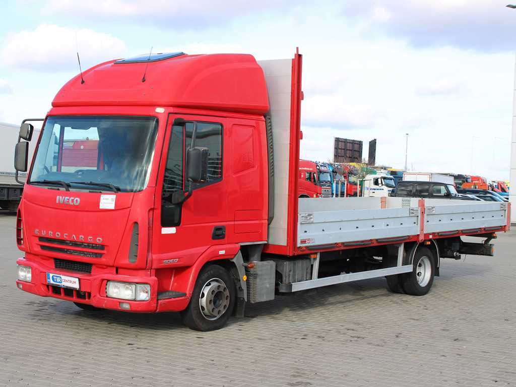 Iveco EUROCARGO ML 90E17, EURO 3, PNEU 80% - Vrachtwagen met open laadbak: afbeelding 1 Iveco EUROCARGO ML 90E17, EURO 3, PNEU 80% - Vrachtwagen met open laadbak: afbeelding 1