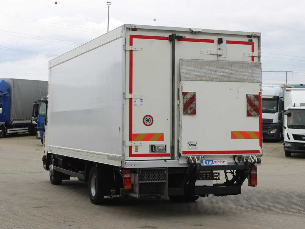 MAN TGL 12.210, EURO 4, HYDRAULIC FRONT, CARRIER SUPRA 850 Mt, 2X EVAPORATOR - Koelwagen vrachtwagen: afbeelding 5 MAN TGL 12.210, EURO 4, HYDRAULIC FRONT, CARRIER SUPRA 850 Mt, 2X EVAPORATOR - Koelwagen vrachtwagen: afbeelding 5