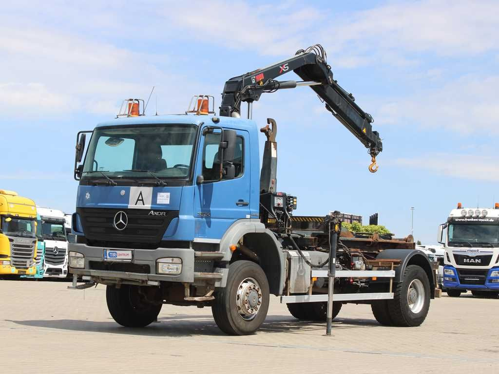 Mercedes-Benz AXOR 1824, CRANE HIAB 099B-3 DUO, 4x4 - Haakarmsysteem vrachtwagen, Kraanwagen: afbeelding 1 Mercedes-Benz AXOR 1824, CRANE HIAB 099B-3 DUO, 4x4 - Haakarmsysteem vrachtwagen, Kraanwagen: afbeelding 1