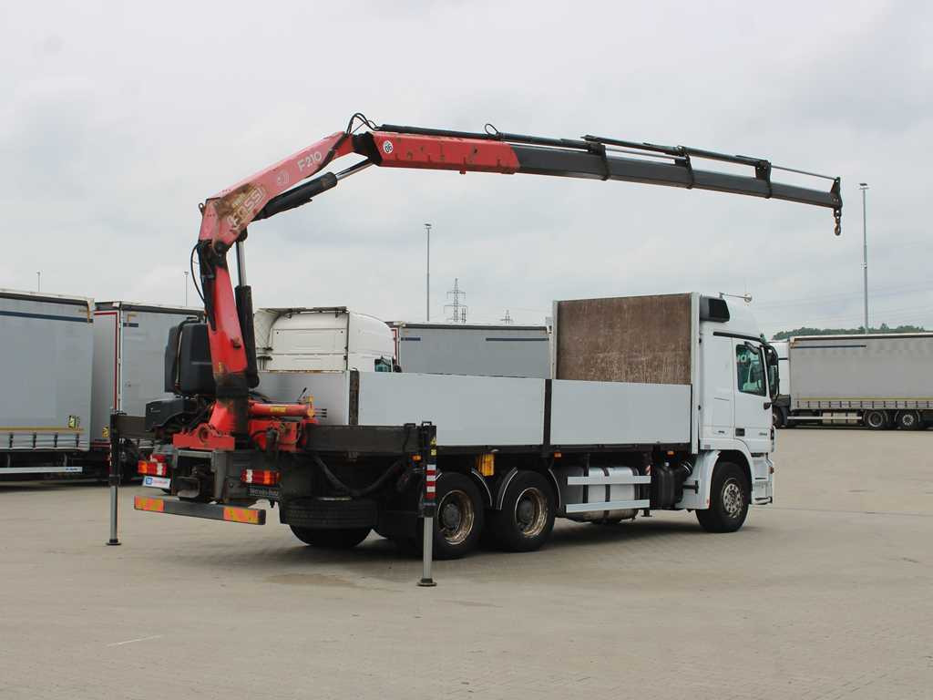Mercedes-Benz Actros 2644, 6X4, EURO 4, HYDRAULIC ARM FASSI F210 - Vrachtwagen met open laadbak, Kraanwagen: afbeelding 4 Mercedes-Benz Actros 2644, 6X4, EURO 4, HYDRAULIC ARM FASSI F210 - Vrachtwagen met open laadbak, Kraanwagen: afbeelding 4