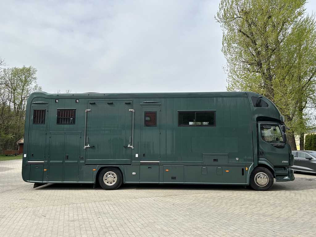 Volvo STX FL, FOR 6 PEOPLE, FOR TRANSPORTING FIVE HORSES, CAMERA, 2X HYDRAULIC FRONT - Paardenvrachtwagen: afbeelding 2 Volvo STX FL, FOR 6 PEOPLE, FOR TRANSPORTING FIVE HORSES, CAMERA, 2X HYDRAULIC FRONT - Paardenvrachtwagen: afbeelding 2