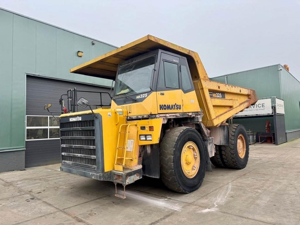 Komatsu HD325-7 - Zelfrijdende kiepwagen: afbeelding 2 Komatsu HD325-7 - Zelfrijdende kiepwagen: afbeelding 2