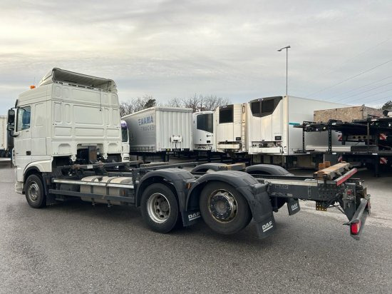 DAF XF 480 FAR BDF Euro 6 Liftachse, Retarder - Containertransporter/ Wissellaadbak vrachtwagen: afbeelding 4 DAF XF 480 FAR BDF Euro 6 Liftachse, Retarder - Containertransporter/ Wissellaadbak vrachtwagen: afbeelding 4