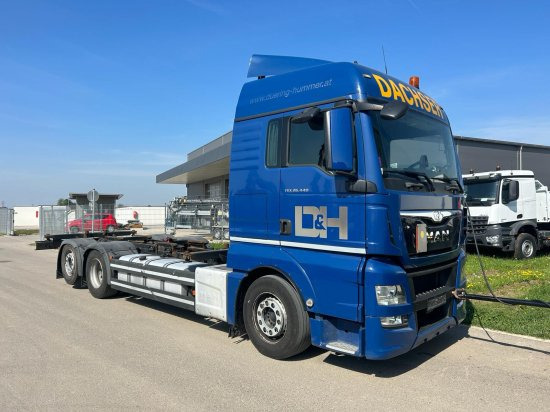MAN TGX 26.440 XLX 6x2 Liftachse, Retarder, Euro 6, Motorschaden - Containertransporter/ Wissellaadbak vrachtwagen: afbeelding 1 MAN TGX 26.440 XLX 6x2 Liftachse, Retarder, Euro 6, Motorschaden - Containertransporter/ Wissellaadbak vrachtwagen: afbeelding 1