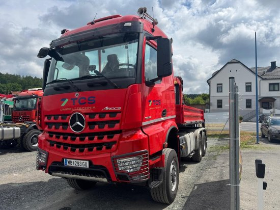 Mercedes-Benz AROCS 3552 963-2F Epsilon M100L86 Kran ? Leistungsstarker Holzladekran mit hoher Reichweite - Kraanwagen: afbeelding 1 Mercedes-Benz AROCS 3552 963-2F Epsilon M100L86 Kran ? Leistungsstarker Holzladekran mit hoher Reichweite - Kraanwagen: afbeelding 1