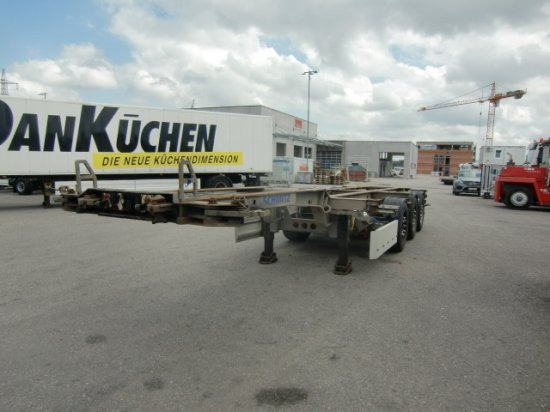 Schmitz Containerchassi 3-achsig SCF 24G45 Slider - Containertransporter/ Wissellaadbak oplegger: afbeelding 1 Schmitz Containerchassi 3-achsig SCF 24G45 Slider - Containertransporter/ Wissellaadbak oplegger: afbeelding 1