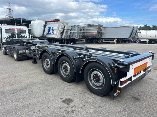 Web Trailer LPRS24 Mitten-Heckschieber 1x20 ft 2x20 ft 1x40ft, - Containertransporter/ Wissellaadbak oplegger: afbeelding 4 Web Trailer LPRS24 Mitten-Heckschieber 1x20 ft 2x20 ft 1x40ft, - Containertransporter/ Wissellaadbak oplegger: afbeelding 4