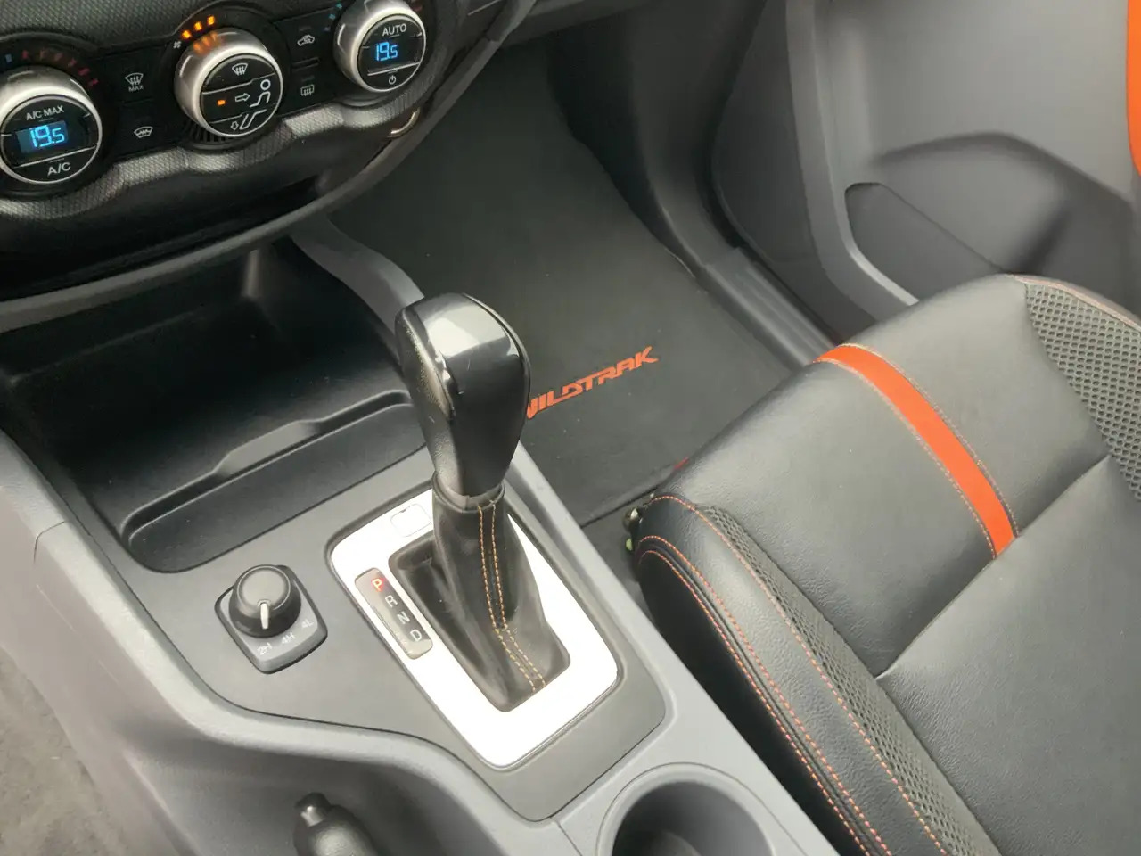 Ford Ranger 3.2 TDCi Wildtrak Super Automaat Cab Airco Cruise - Pick-up: afbeelding 5 Ford Ranger 3.2 TDCi Wildtrak Super Automaat Cab Airco Cruise - Pick-up: afbeelding 5