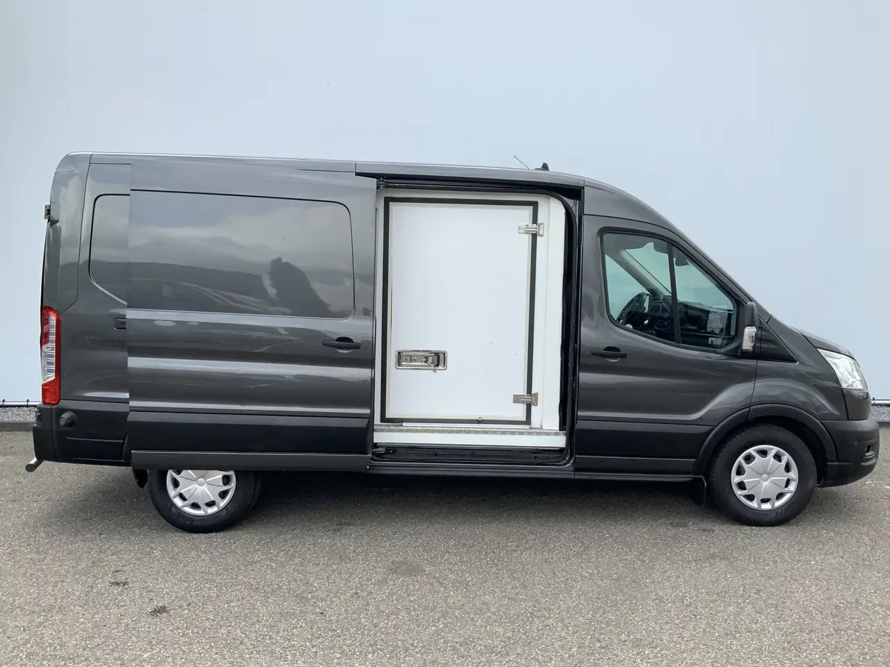 Ford Transit 350 2.0 TDCI L3H2 Trend Koelauto & Vries Automaat - Koelwagen: afbeelding 2 Ford Transit 350 2.0 TDCI L3H2 Trend Koelauto & Vries Automaat - Koelwagen: afbeelding 2