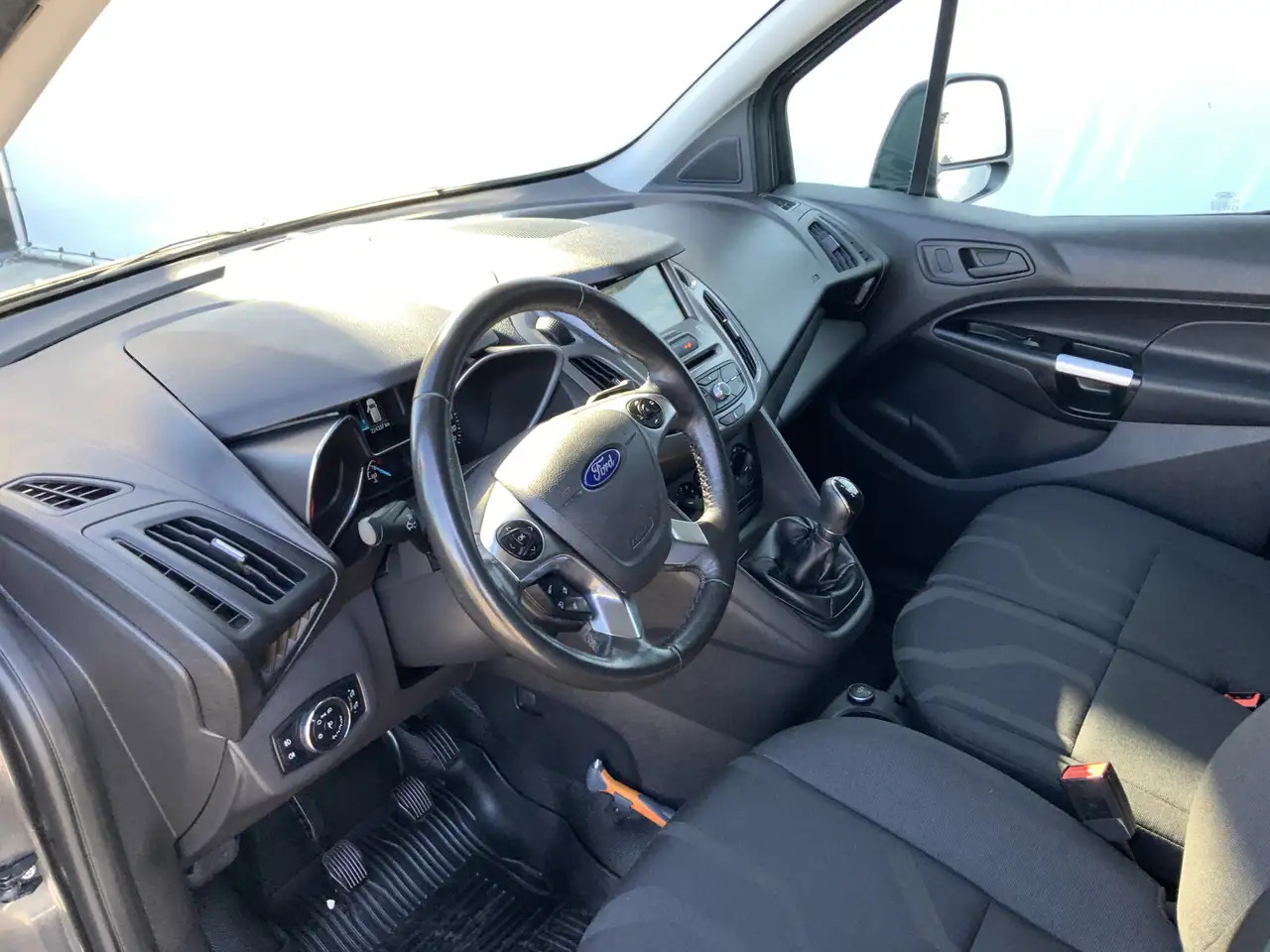 Ford Transit Connect 1.5 TDCI L2 Trend Airco Cruise 3 Zits DakDragers C - Kleine bestelwagen: afbeelding 5 Ford Transit Connect 1.5 TDCI L2 Trend Airco Cruise 3 Zits DakDragers C - Kleine bestelwagen: afbeelding 5
