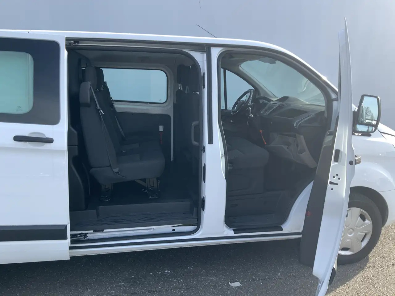 Bestelwagen met dubbele cabine Ford Transit Custom 290 2.0 TDCI L2H1 6 Zits Trend DC Airco Cruise Tre: afbeelding 22