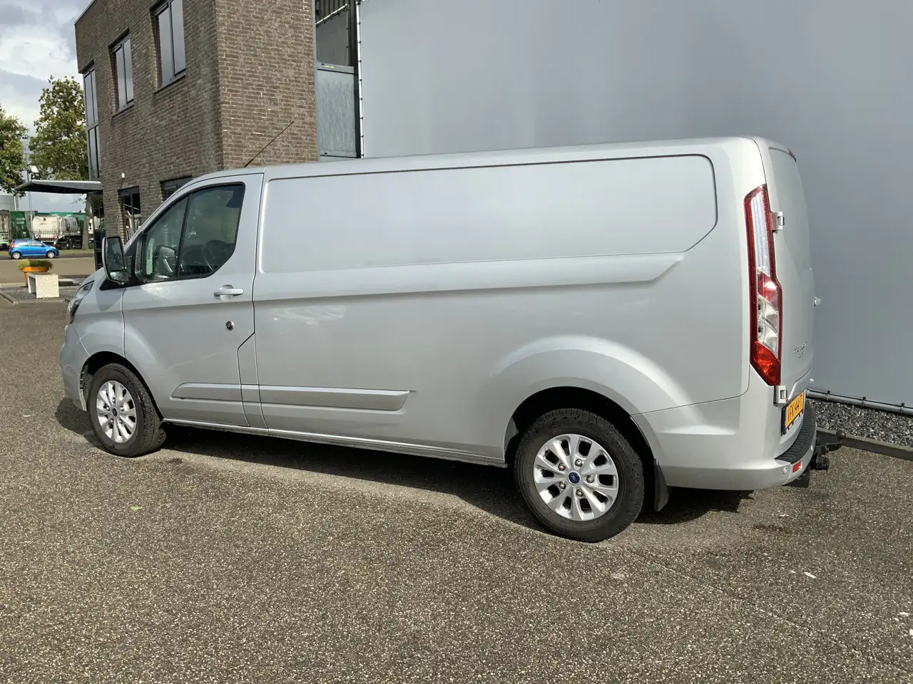 Ford Transit Custom 300 2.0 TDCI (MOTOR DEFECT!!) L2H2 Airco Navi 3 Zi - Gesloten bestelwagen: afbeelding 3 Ford Transit Custom 300 2.0 TDCI (MOTOR DEFECT!!) L2H2 Airco Navi 3 Zi - Gesloten bestelwagen: afbeelding 3