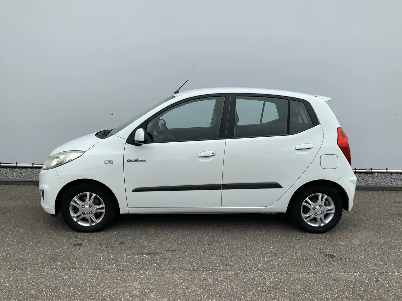 Hyundai i10 1.0 Pro 54083 KM! Airco - Hatchback: afbeelding 2 Hyundai i10 1.0 Pro 54083 KM! Airco - Hatchback: afbeelding 2
