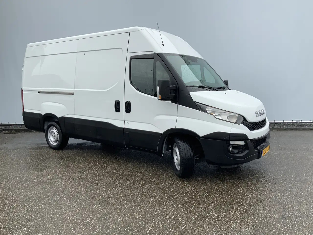 Iveco Daily 35S13V 2.3 352 H2 L3 Airco 3 Zits Opstap Euro 5 - Gesloten bestelwagen: afbeelding 2 Iveco Daily 35S13V 2.3 352 H2 L3 Airco 3 Zits Opstap Euro 5 - Gesloten bestelwagen: afbeelding 2