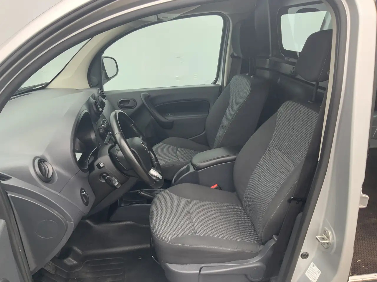 Mercedes-Benz Citan 109 CDI BlueEFFICIENCY Airco Dub Schuifdeur Cruise - Kleine bestelwagen: afbeelding 5 Mercedes-Benz Citan 109 CDI BlueEFFICIENCY Airco Dub Schuifdeur Cruise - Kleine bestelwagen: afbeelding 5