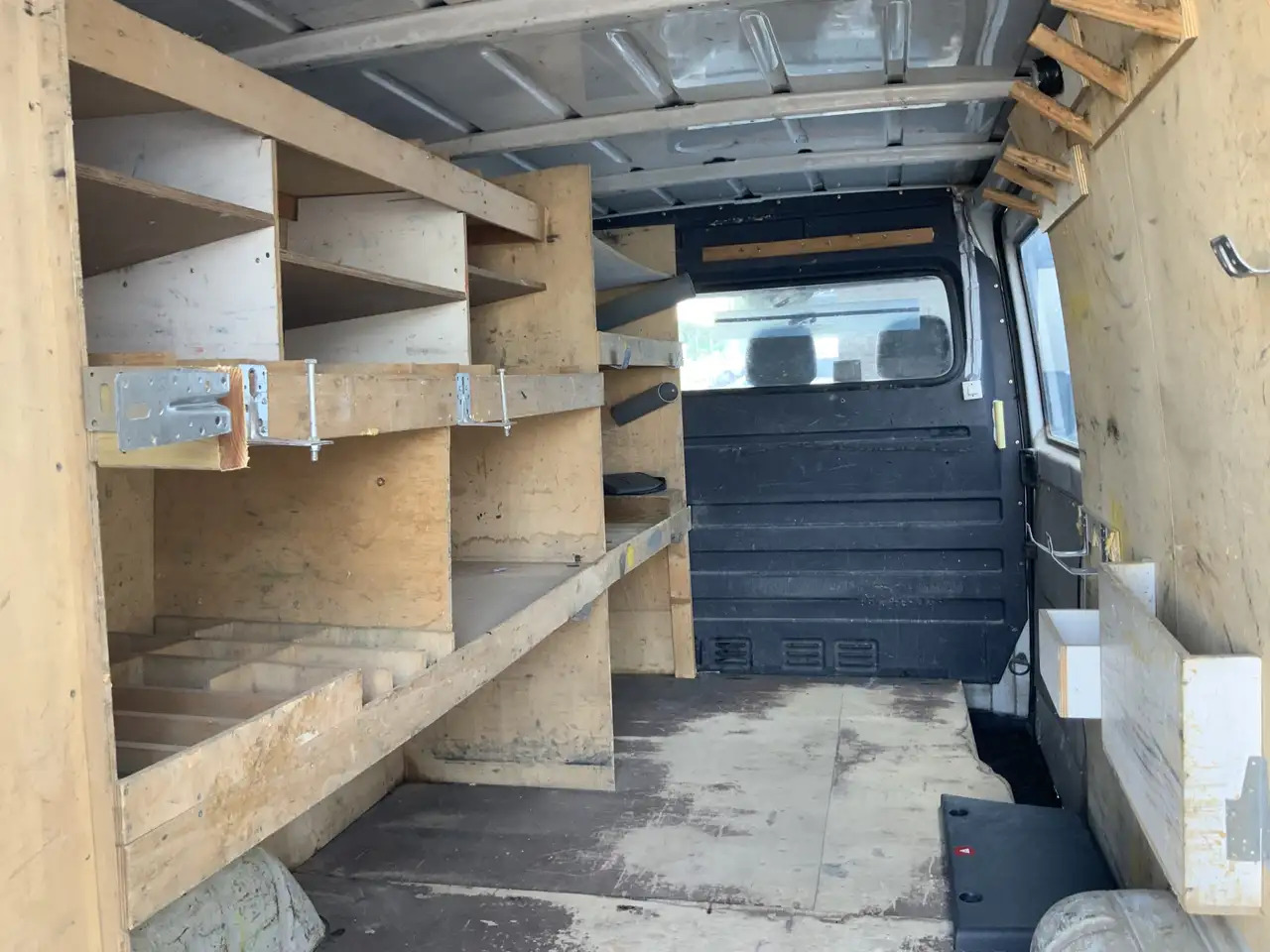 Mercedes-Benz Sprinter 208 CDI 2.2 355 L2H1 3 Zits Imperiaal Trap Trekhaa - Gesloten bestelwagen: afbeelding 5 Mercedes-Benz Sprinter 208 CDI 2.2 355 L2H1 3 Zits Imperiaal Trap Trekhaa - Gesloten bestelwagen: afbeelding 5