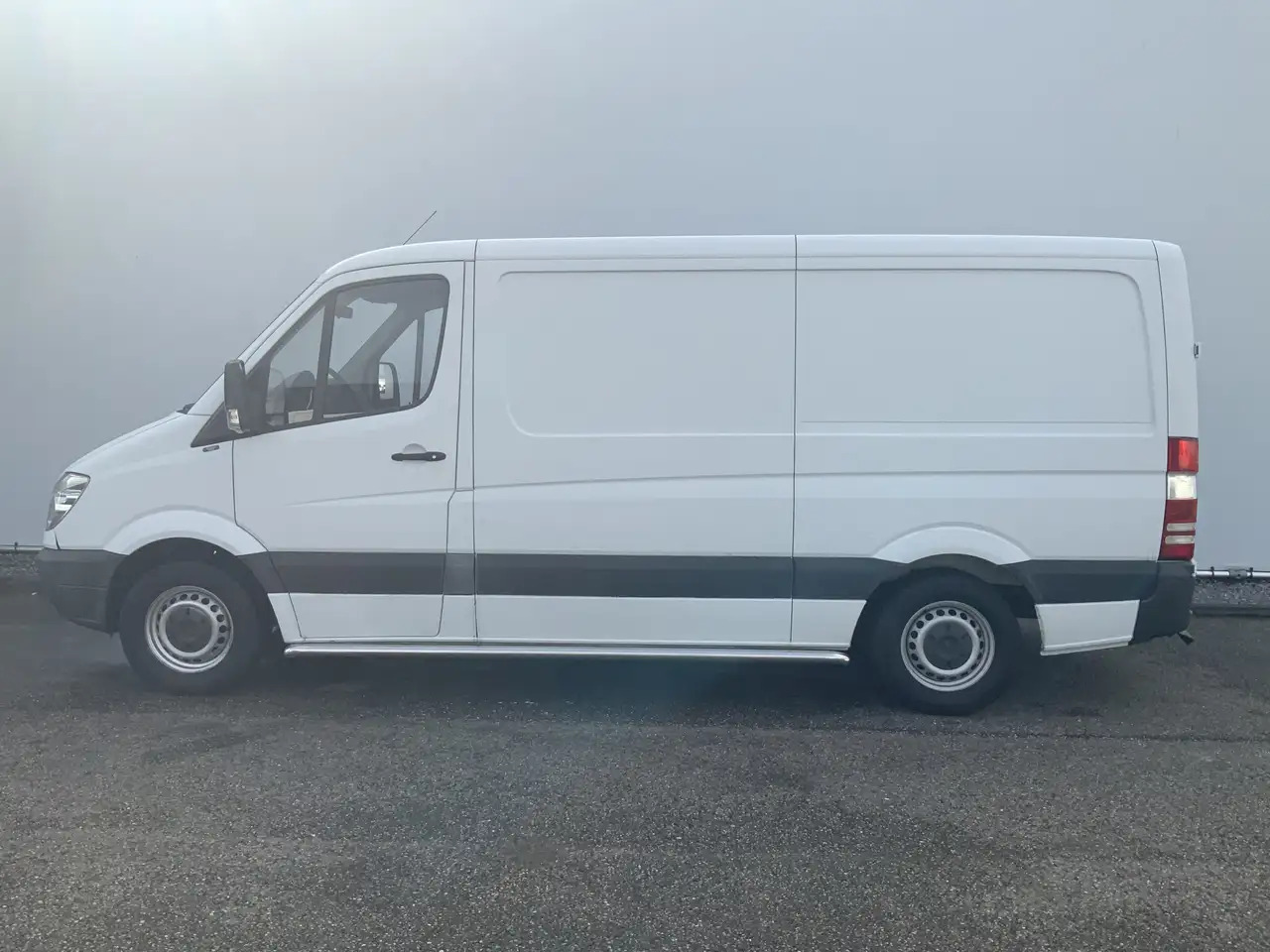 Mercedes-Benz Sprinter 211 2.2 CDI 366 L2 H1 Automaat 3 Zits Side Bar Tre - Gesloten bestelwagen: afbeelding 3 Mercedes-Benz Sprinter 211 2.2 CDI 366 L2 H1 Automaat 3 Zits Side Bar Tre - Gesloten bestelwagen: afbeelding 3