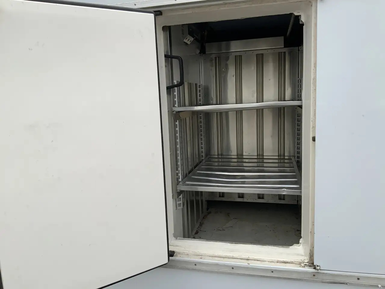 Mercedes-Benz Sprinter 310 2.2 CDI 366 ijswagen 40 gr _0 Deuren 10 Euro 5 - Koelwagen: afbeelding 5 Mercedes-Benz Sprinter 310 2.2 CDI 366 ijswagen 40 gr _0 Deuren 10 Euro 5 - Koelwagen: afbeelding 5