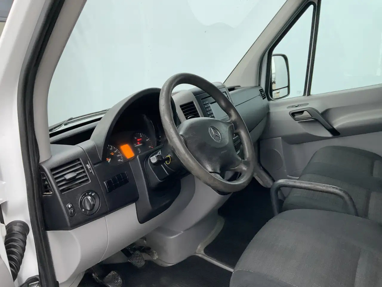 Mercedes-Benz Sprinter 313 2.2 CDI 366 Airco Camera 3Zits Trekhaak 2800 k - Gesloten bestelwagen: afbeelding 5 Mercedes-Benz Sprinter 313 2.2 CDI 366 Airco Camera 3Zits Trekhaak 2800 k - Gesloten bestelwagen: afbeelding 5