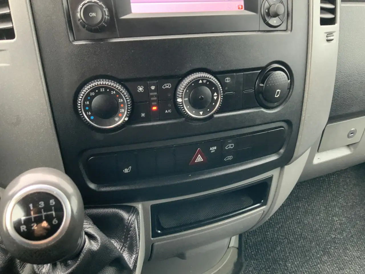 Gesloten bestelwagen Mercedes-Benz Sprinter 313 2.2 CDI 366 HDAirco Alu Velg Side Bar Trekhaak: afbeelding 10 Gesloten bestelwagen Mercedes-Benz Sprinter 313 2.2 CDI 366 HDAirco Alu Velg Side Bar Trekhaak: afbeelding 10