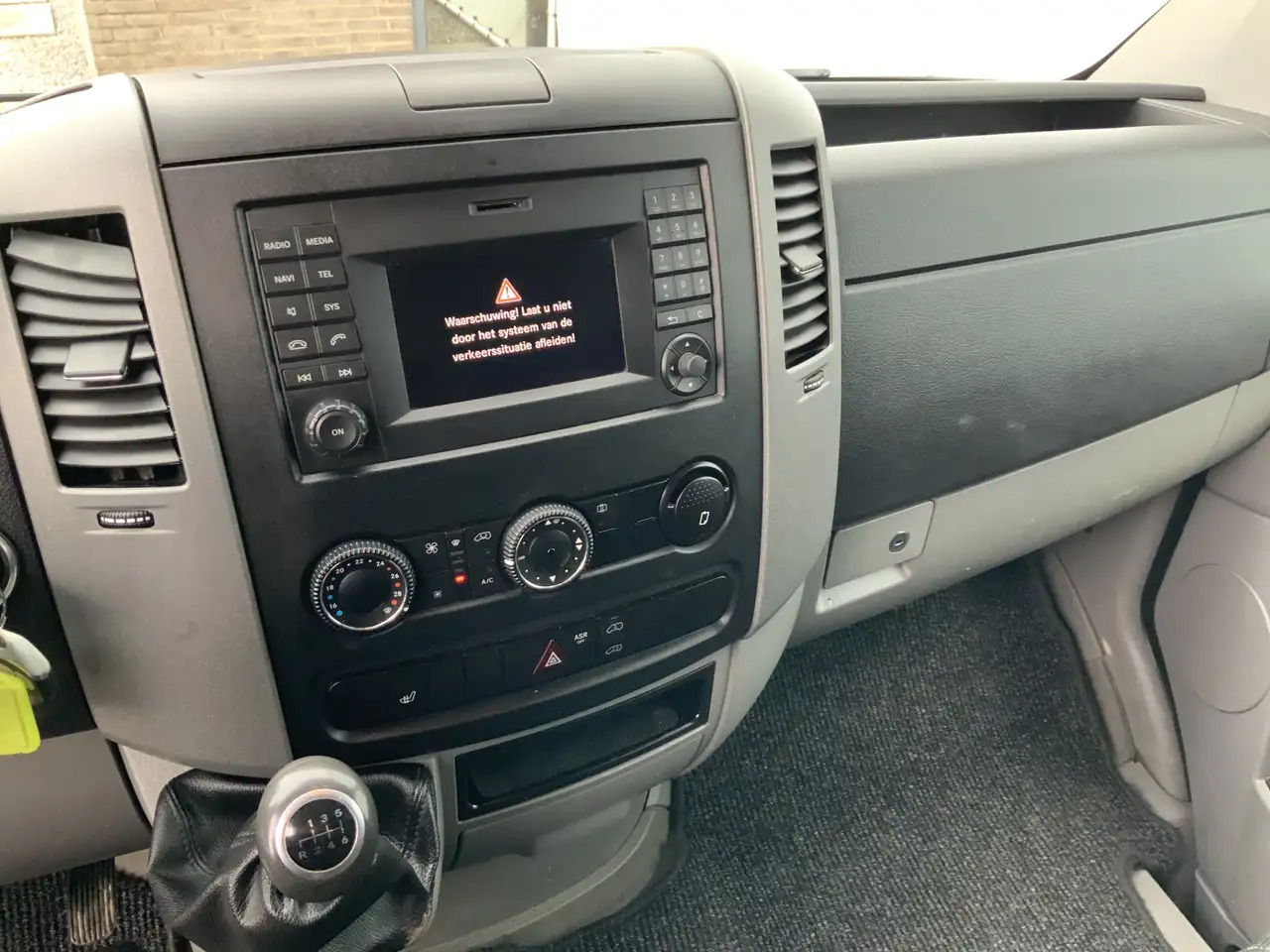 Gesloten bestelwagen Mercedes-Benz Sprinter 313 2.2 CDI 366 HDAirco Alu Velg Side Bar Trekhaak: afbeelding 12 Gesloten bestelwagen Mercedes-Benz Sprinter 313 2.2 CDI 366 HDAirco Alu Velg Side Bar Trekhaak: afbeelding 12