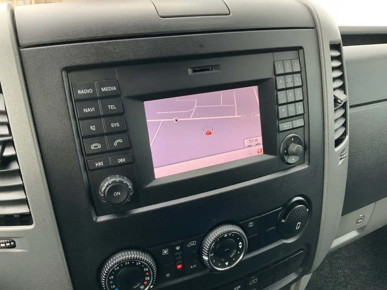 Gesloten bestelwagen Mercedes-Benz Sprinter 313 2.2 CDI 366 HDAirco Alu Velg Side Bar Trekhaak: afbeelding 11 Gesloten bestelwagen Mercedes-Benz Sprinter 313 2.2 CDI 366 HDAirco Alu Velg Side Bar Trekhaak: afbeelding 11