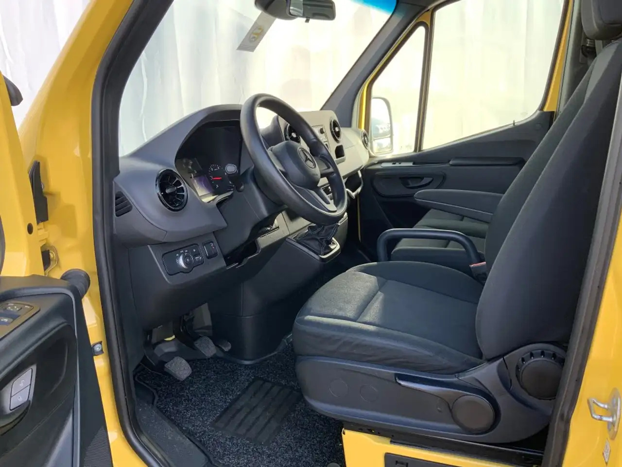 Mercedes-Benz Sprinter 314 2.2 CDI L2H2 & Laadklep& Afstandbediening Airc - Gesloten bestelwagen: afbeelding 5 Mercedes-Benz Sprinter 314 2.2 CDI L2H2 & Laadklep& Afstandbediening Airc - Gesloten bestelwagen: afbeelding 5