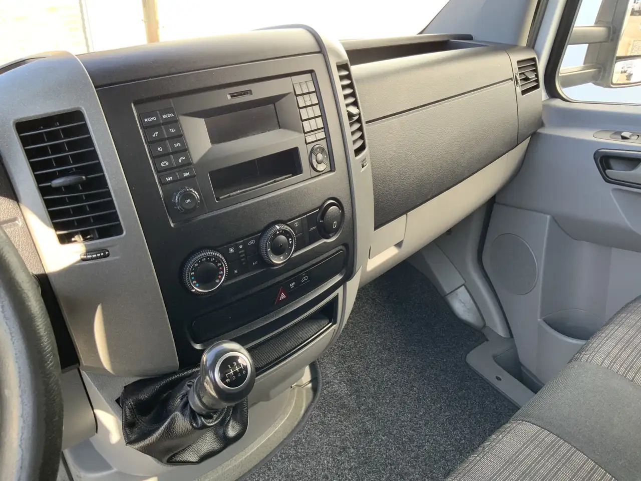 Mercedes-Benz Sprinter 513 2.2 CDI 432 Meubelbak&Lift Airco Cruise 3 Zits - Bestelwagen gesloten laadbak: afbeelding 5 Mercedes-Benz Sprinter 513 2.2 CDI 432 Meubelbak&Lift Airco Cruise 3 Zits - Bestelwagen gesloten laadbak: afbeelding 5