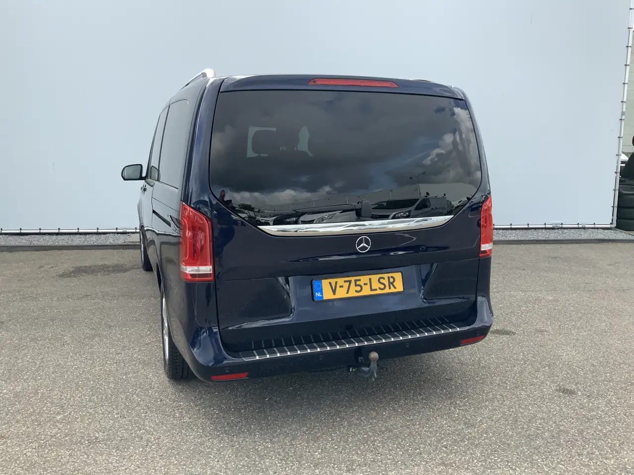 Mercedes-Benz V 220 220d Lang Automaat Avantgarde Edition Dub Cab Leer - Bestelwagen met dubbele cabine: afbeelding 2 Mercedes-Benz V 220 220d Lang Automaat Avantgarde Edition Dub Cab Leer - Bestelwagen met dubbele cabine: afbeelding 2