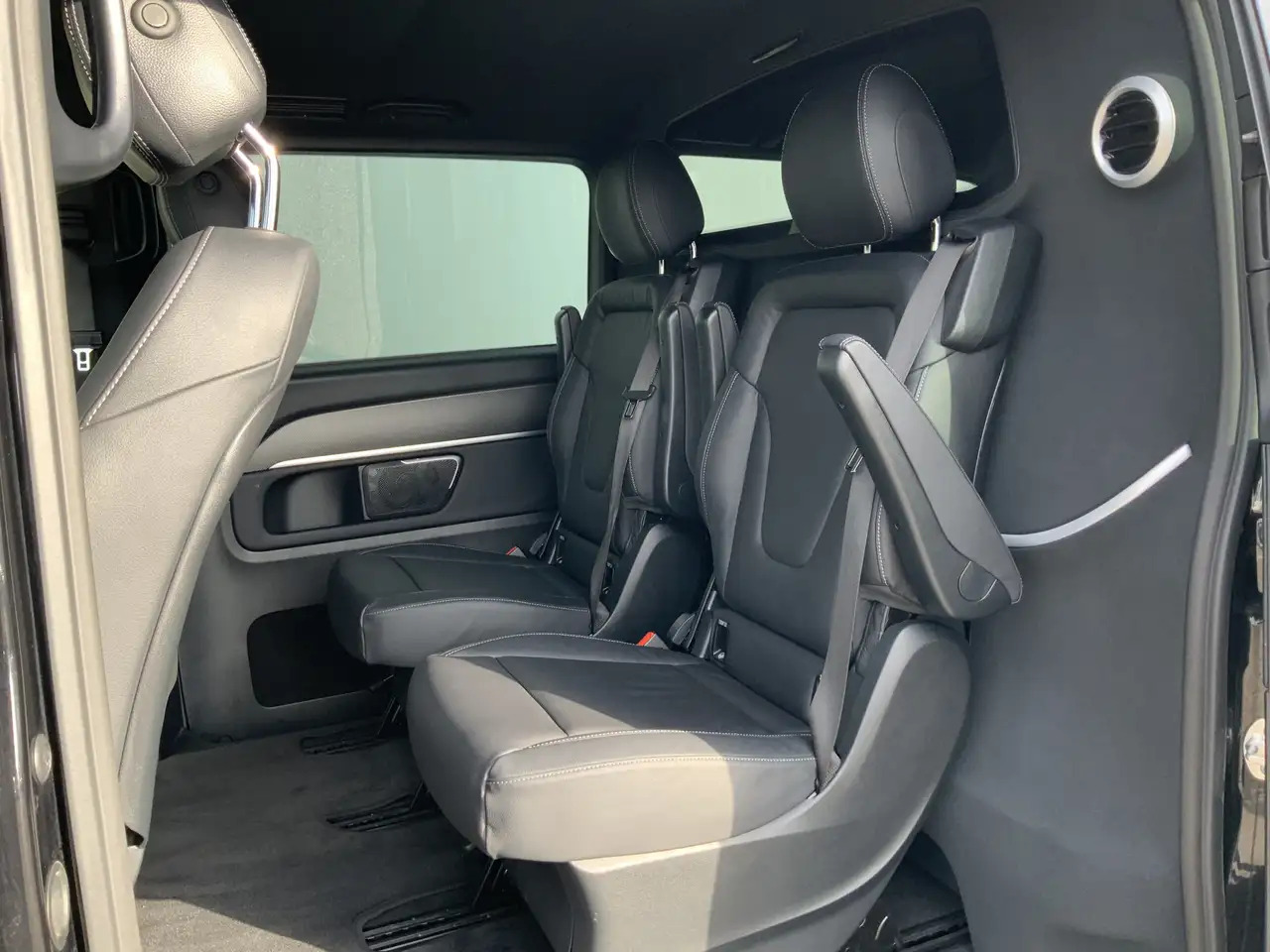 Mercedes-Benz V 300 300d Extra Lang Dub Cab Autom. Avantgarde Edition - Bestelwagen met dubbele cabine: afbeelding 3 Mercedes-Benz V 300 300d Extra Lang Dub Cab Autom. Avantgarde Edition - Bestelwagen met dubbele cabine: afbeelding 3