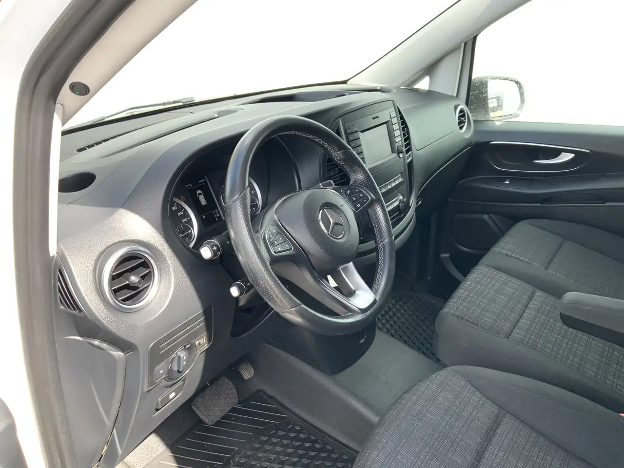 Mercedes-Benz Vito 114 CDI Lang Automaat Cruise Camera 3 Zits Trekhaa - Gesloten bestelwagen: afbeelding 5 Mercedes-Benz Vito 114 CDI Lang Automaat Cruise Camera 3 Zits Trekhaa - Gesloten bestelwagen: afbeelding 5