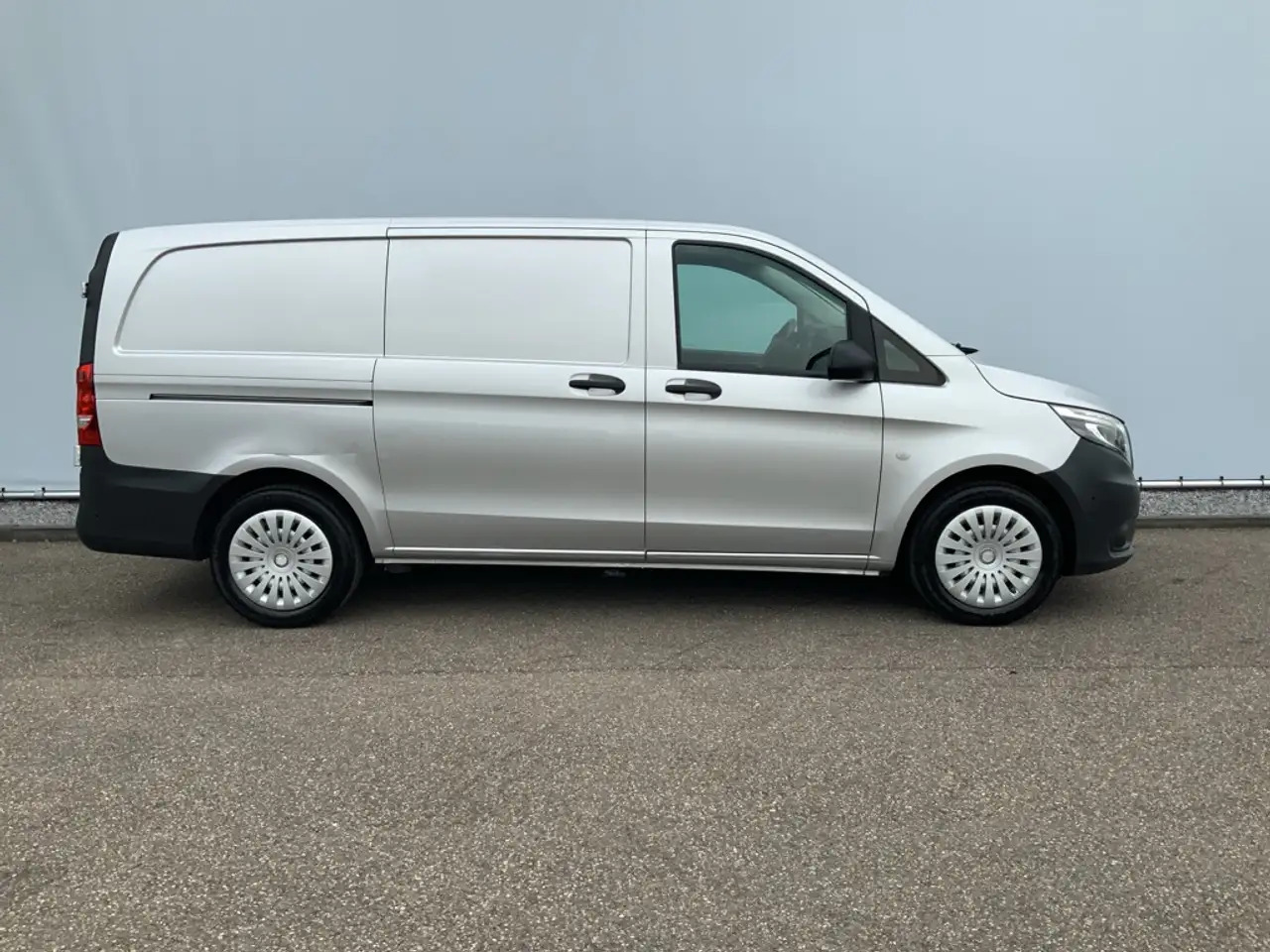 Mercedes-Benz Vito 119 CDI Lang Automaat Airco Cruise Trekhaak 2500 k - Gesloten bestelwagen: afbeelding 3 Mercedes-Benz Vito 119 CDI Lang Automaat Airco Cruise Trekhaak 2500 k - Gesloten bestelwagen: afbeelding 3