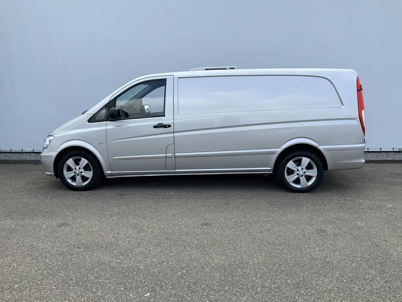 Mercedes-Benz Vito 122 CDI Automaat Koel Auto werkt 100 % 0.gr Airco - Koelwagen: afbeelding 3 Mercedes-Benz Vito 122 CDI Automaat Koel Auto werkt 100 % 0.gr Airco - Koelwagen: afbeelding 3
