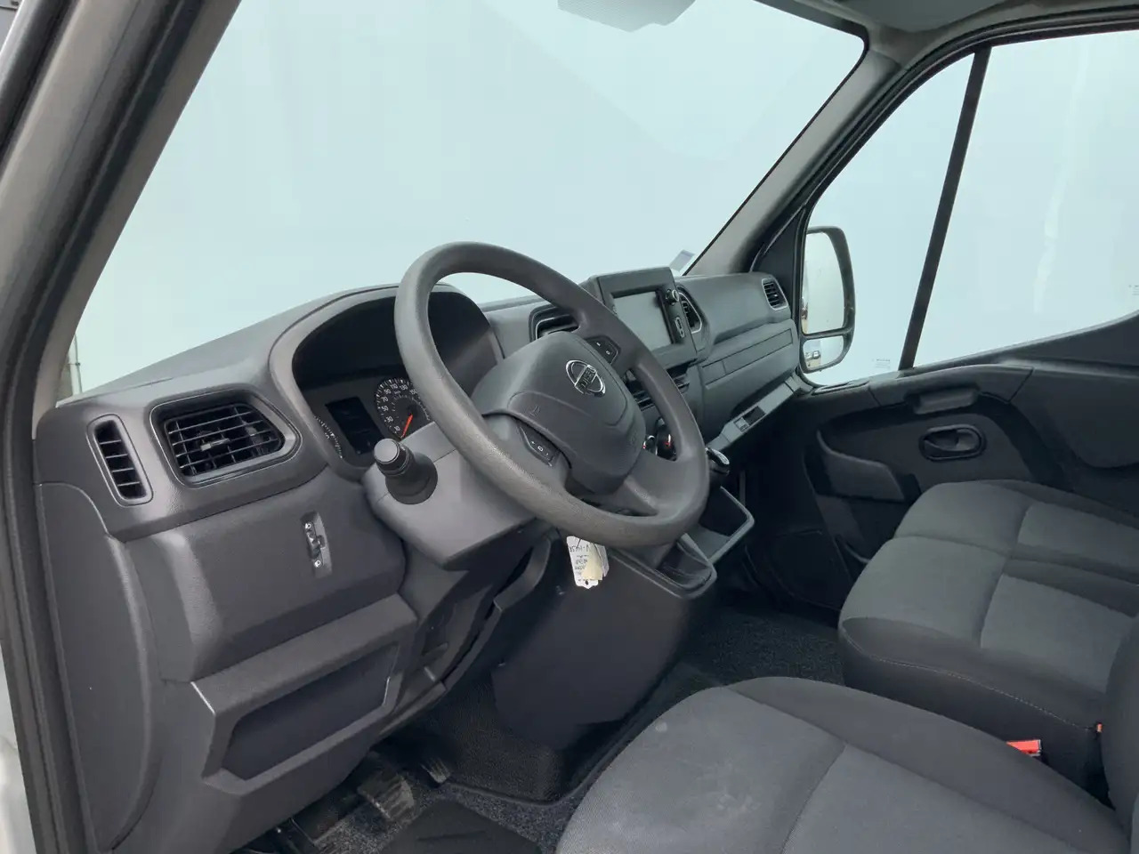 Nissan Interstar 2.3 dCi L2H2 Acenta Airco Cruise 3 Zits Camera Nav - Gesloten bestelwagen: afbeelding 5 Nissan Interstar 2.3 dCi L2H2 Acenta Airco Cruise 3 Zits Camera Nav - Gesloten bestelwagen: afbeelding 5