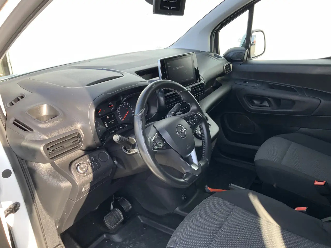 Opel Combo 1.5D L2H1 Edition Automaat Cruise Navi Airco Winte - Kleine bestelwagen: afbeelding 5 Opel Combo 1.5D L2H1 Edition Automaat Cruise Navi Airco Winte - Kleine bestelwagen: afbeelding 5
