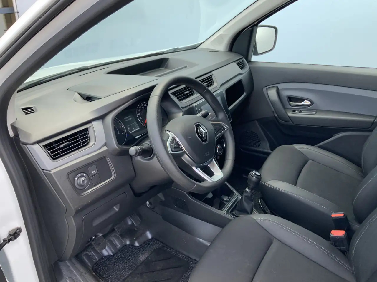 Renault Express 1.5 dCi 75 Comfort +Airco Cruise Navi Scherm Euro - Kleine bestelwagen: afbeelding 5 Renault Express 1.5 dCi 75 Comfort +Airco Cruise Navi Scherm Euro - Kleine bestelwagen: afbeelding 5