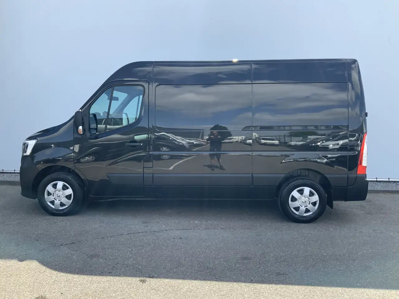 Renault Master T35 2.3 dCi 135 L2H2 Airco Cruise 3 Zits Camera Eu - Gesloten bestelwagen: afbeelding 3 Renault Master T35 2.3 dCi 135 L2H2 Airco Cruise 3 Zits Camera Eu - Gesloten bestelwagen: afbeelding 3