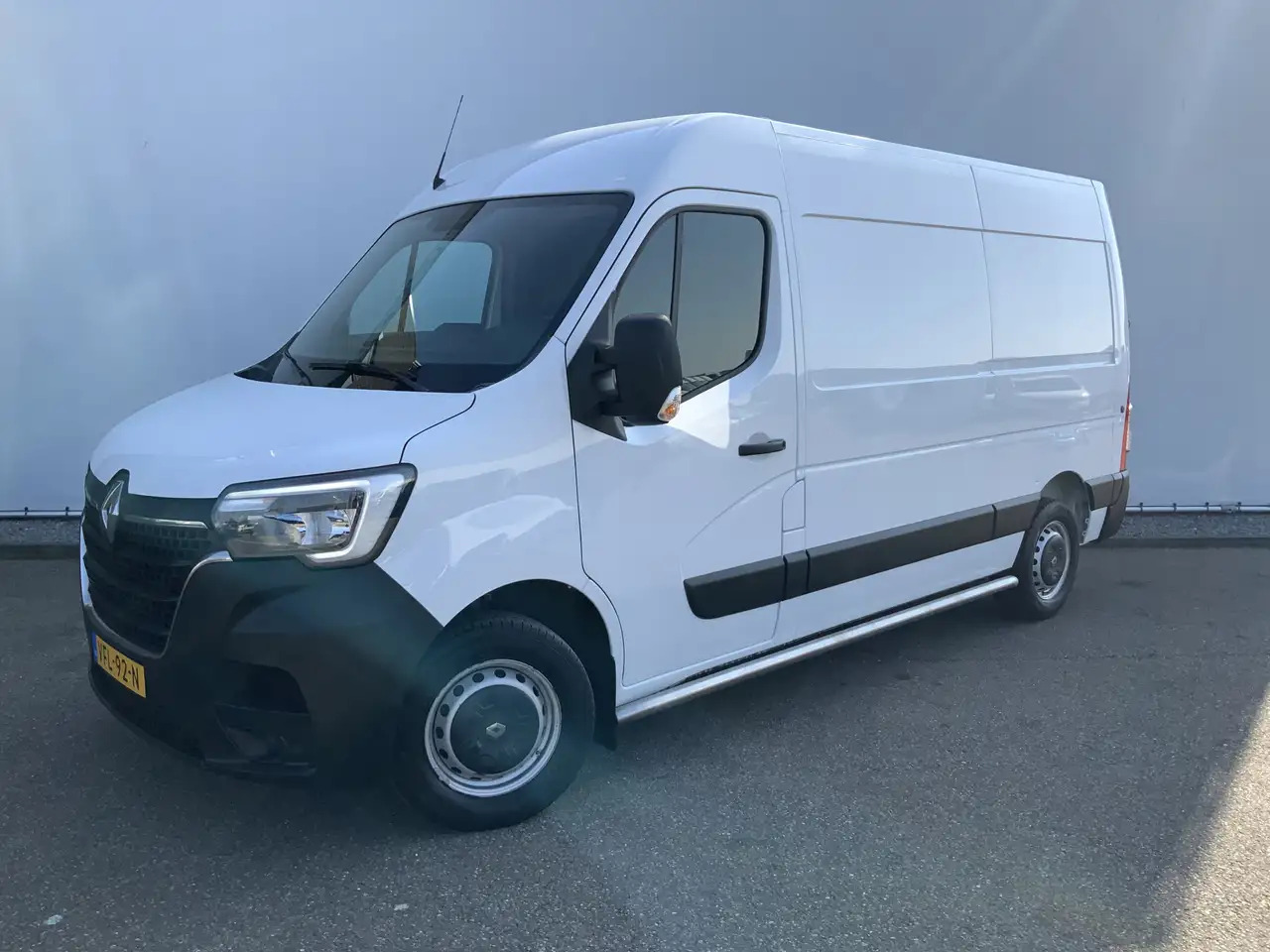 Renault Master T35 2.3 dCi 135 L2H2 Airco Cruise Navi Side Bar Ca - Gesloten bestelwagen: afbeelding 1 Renault Master T35 2.3 dCi 135 L2H2 Airco Cruise Navi Side Bar Ca - Gesloten bestelwagen: afbeelding 1