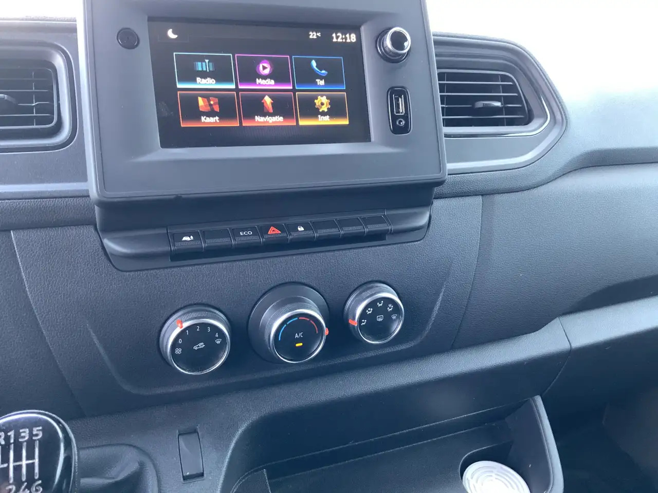 Renault Master T35 2.3 dCi 135 L2H2 Airco Cruise Navi Side Bar Ca - Gesloten bestelwagen: afbeelding 5 Renault Master T35 2.3 dCi 135 L2H2 Airco Cruise Navi Side Bar Ca - Gesloten bestelwagen: afbeelding 5