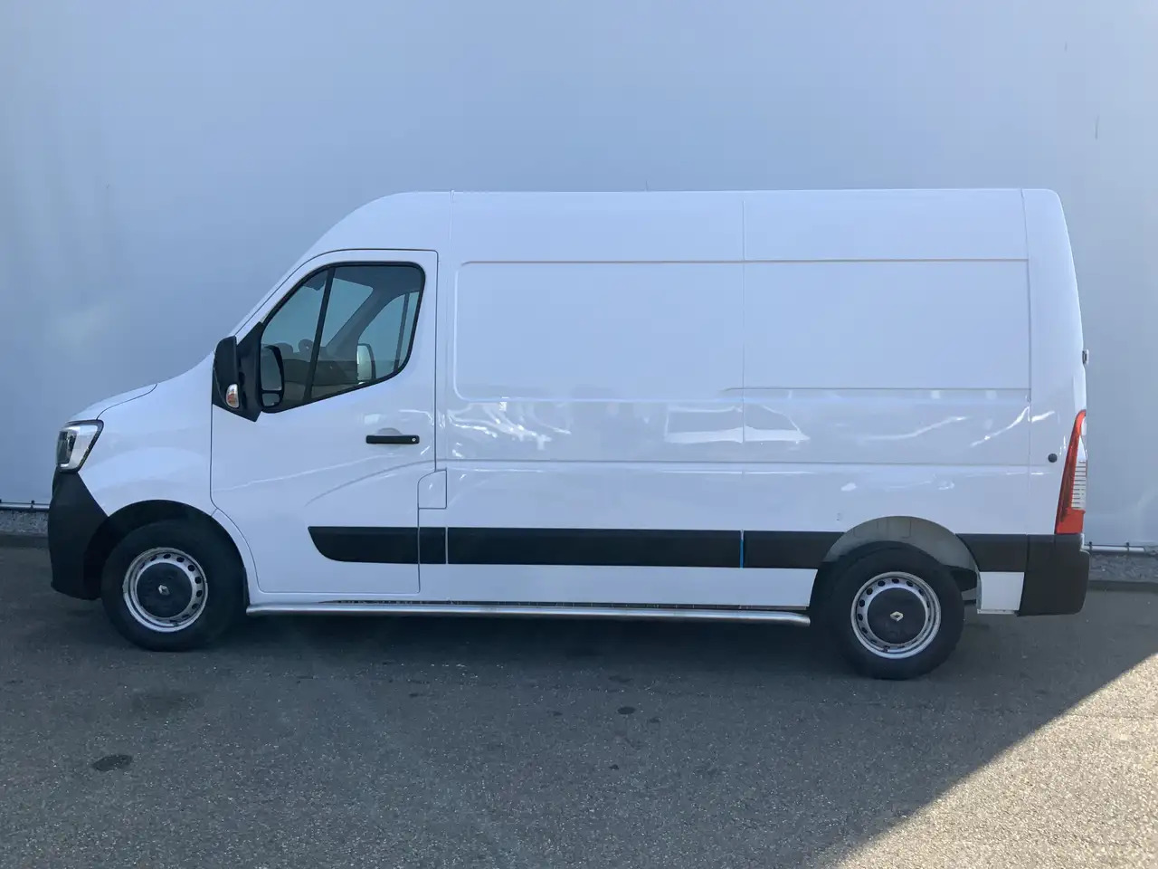Renault Master T35 2.3 dCi 135 L2H2 Airco Cruise Navi Side Bar Ca - Gesloten bestelwagen: afbeelding 3 Renault Master T35 2.3 dCi 135 L2H2 Airco Cruise Navi Side Bar Ca - Gesloten bestelwagen: afbeelding 3