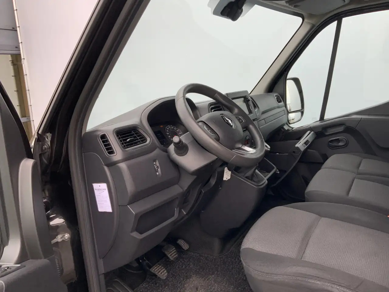Renault Master T35 2.3 dCi 150 L2H2 Airco Cruise 3 Zits Camera Tr - Gesloten bestelwagen: afbeelding 5 Renault Master T35 2.3 dCi 150 L2H2 Airco Cruise 3 Zits Camera Tr - Gesloten bestelwagen: afbeelding 5