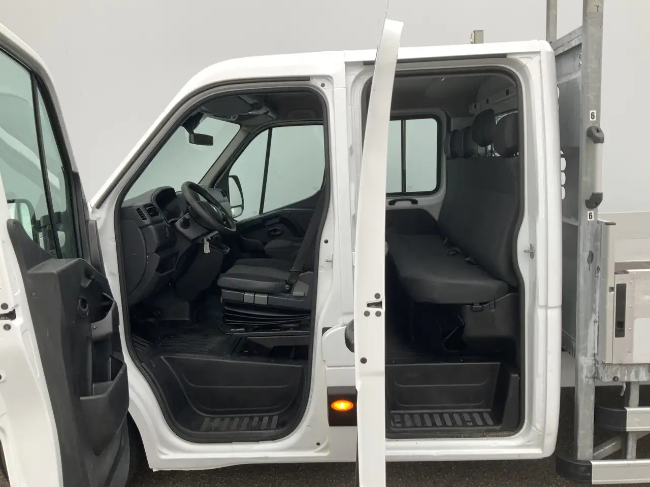 Renault Master T35 2.3 dCi 165 L4 Dub Cab PickUp Navi 6 Zits Trek - Bestelwagen open laadbak: afbeelding 4 Renault Master T35 2.3 dCi 165 L4 Dub Cab PickUp Navi 6 Zits Trek - Bestelwagen open laadbak: afbeelding 4