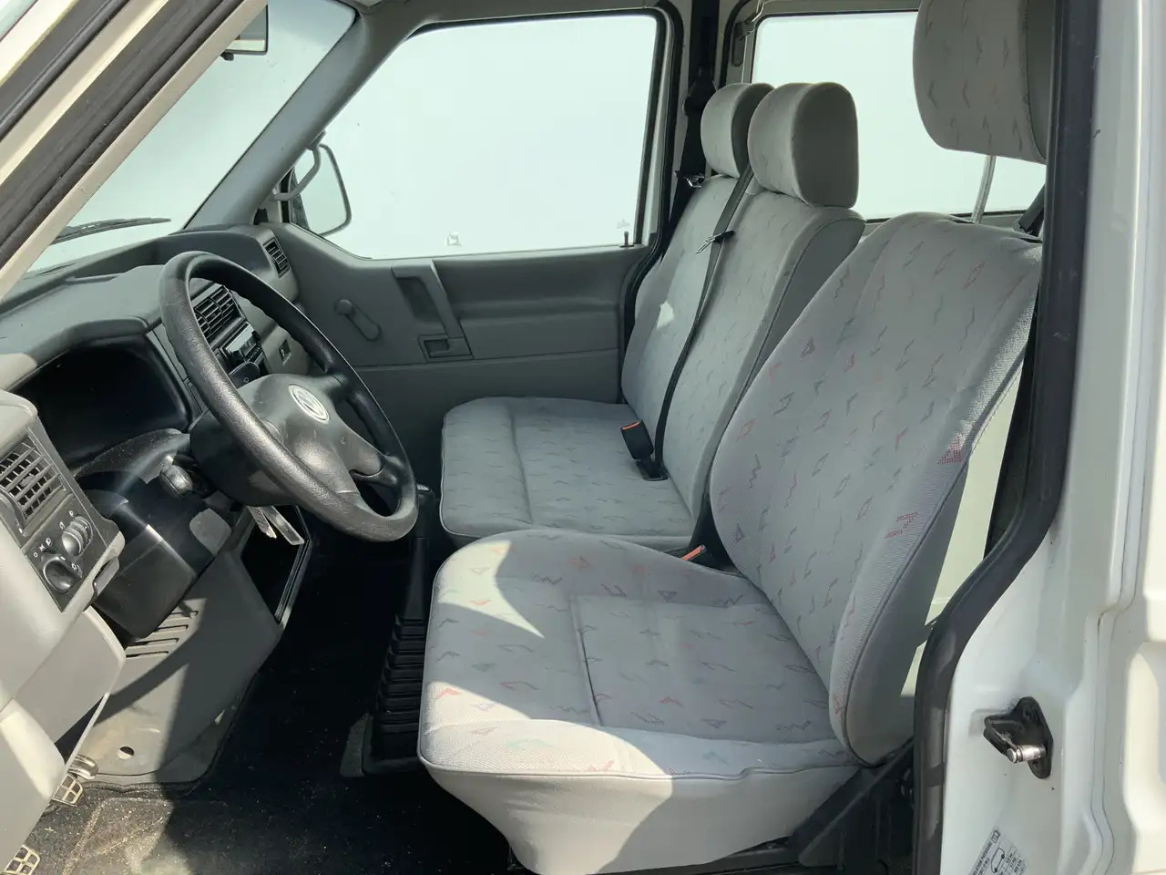 Volkswagen 1.9 TD 292 T800 Dubbel Cab 6 Zits Euro 3 - Bestelwagen met dubbele cabine: afbeelding 5 Volkswagen 1.9 TD 292 T800 Dubbel Cab 6 Zits Euro 3 - Bestelwagen met dubbele cabine: afbeelding 5
