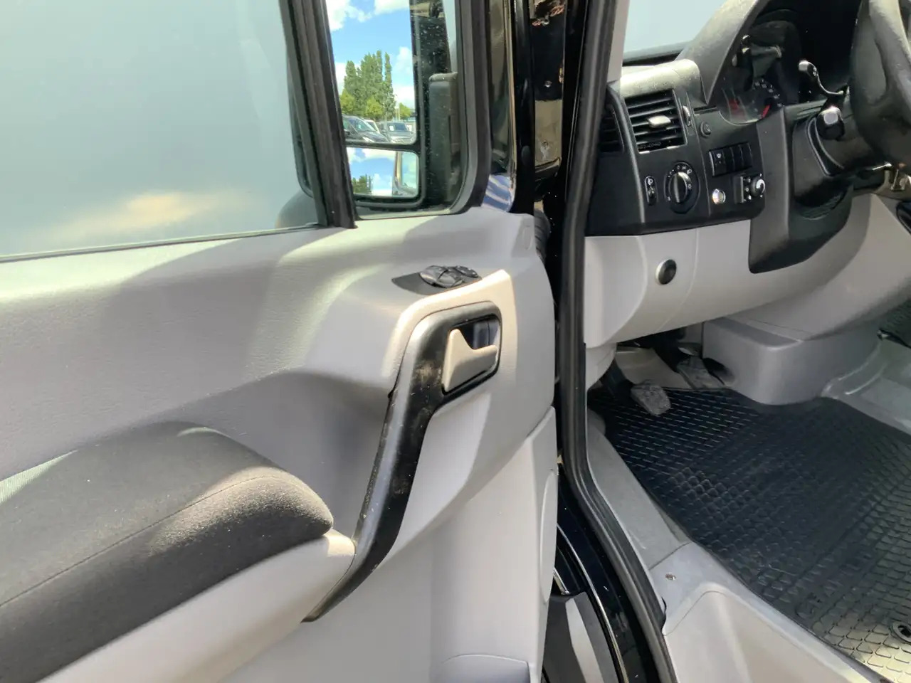 Volkswagen Crafter 35 2.0 TDI L2H2 Airco Cruise Trekhaak 3500 kg weba - Gesloten bestelwagen: afbeelding 5 Volkswagen Crafter 35 2.0 TDI L2H2 Airco Cruise Trekhaak 3500 kg weba - Gesloten bestelwagen: afbeelding 5